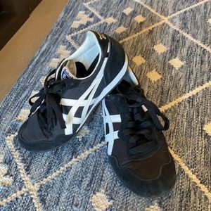 Onitsuka Tiger sneakers black and white women’s 6